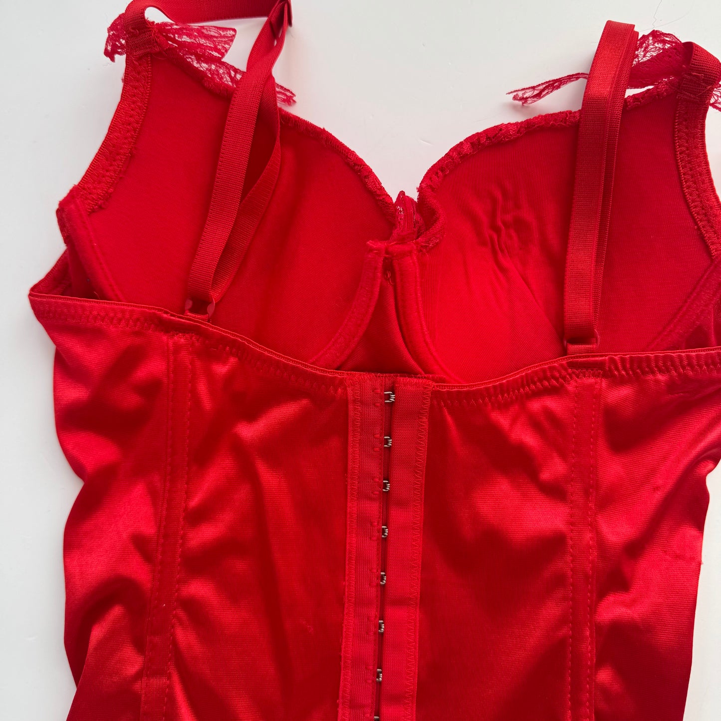 Red lace corset (70A)