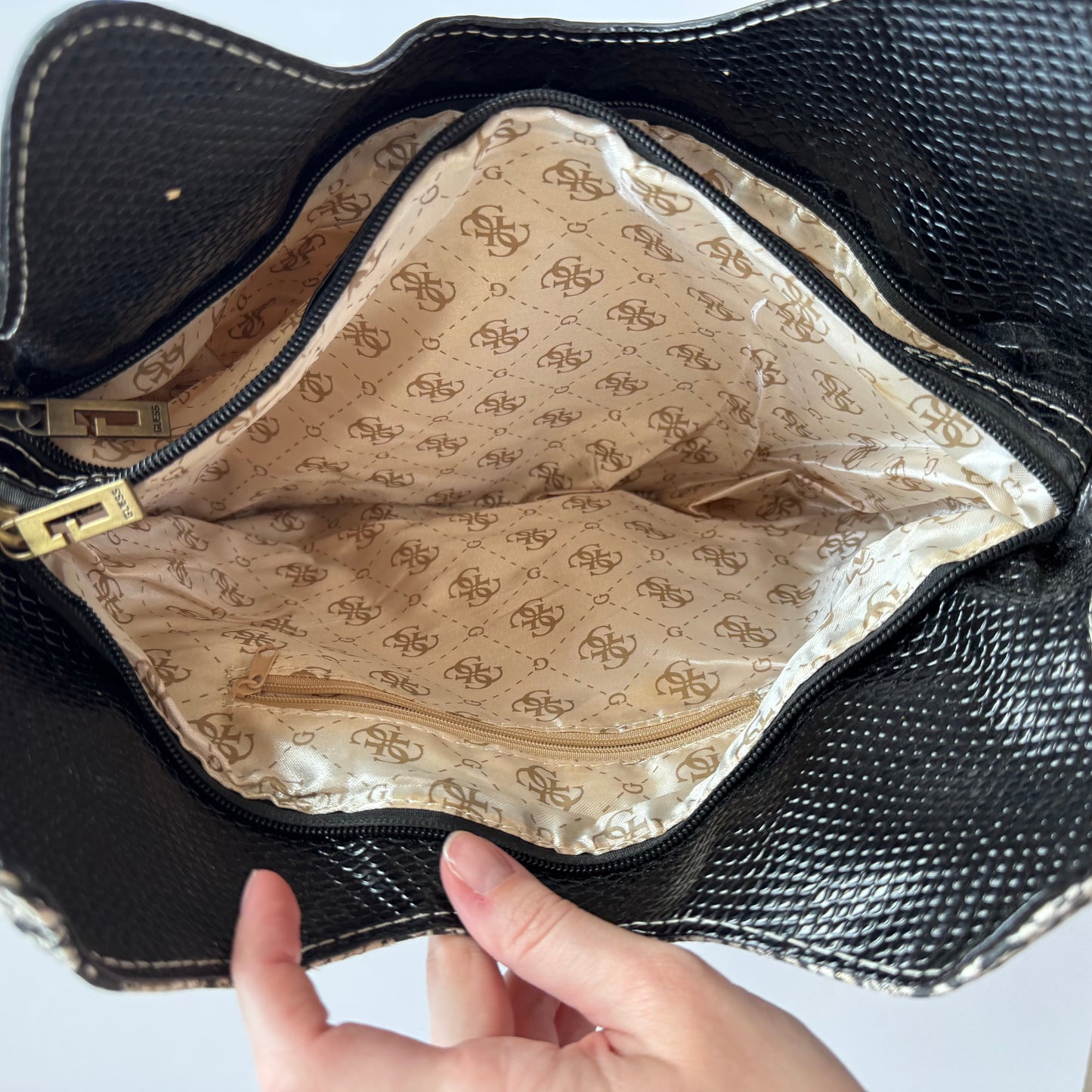 Vintage Black Guess Shoulder Bag