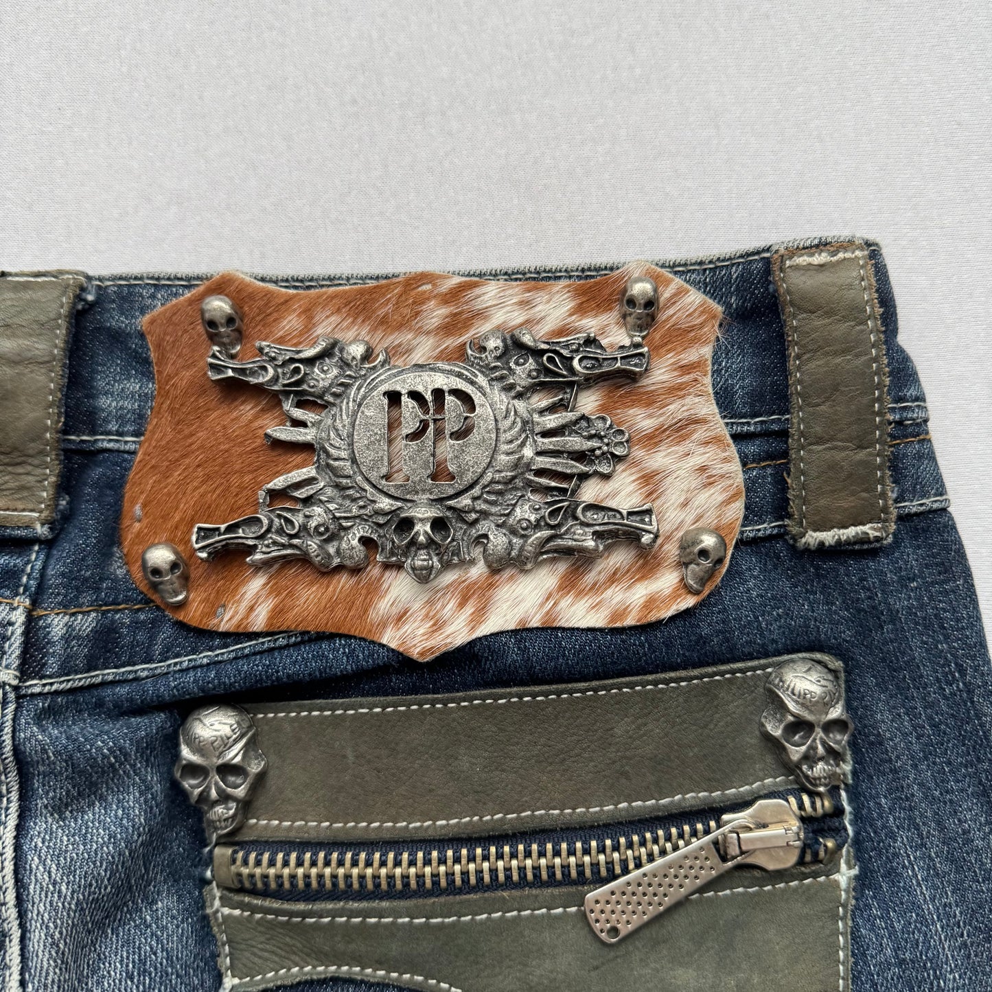 Grunge straight leg jeans (27)