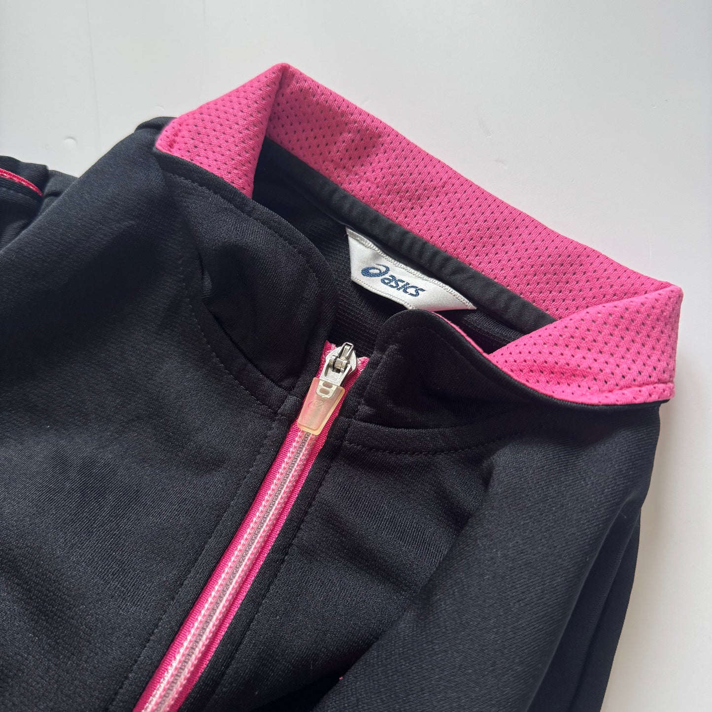 Black/pink Asics sport jacket (M)