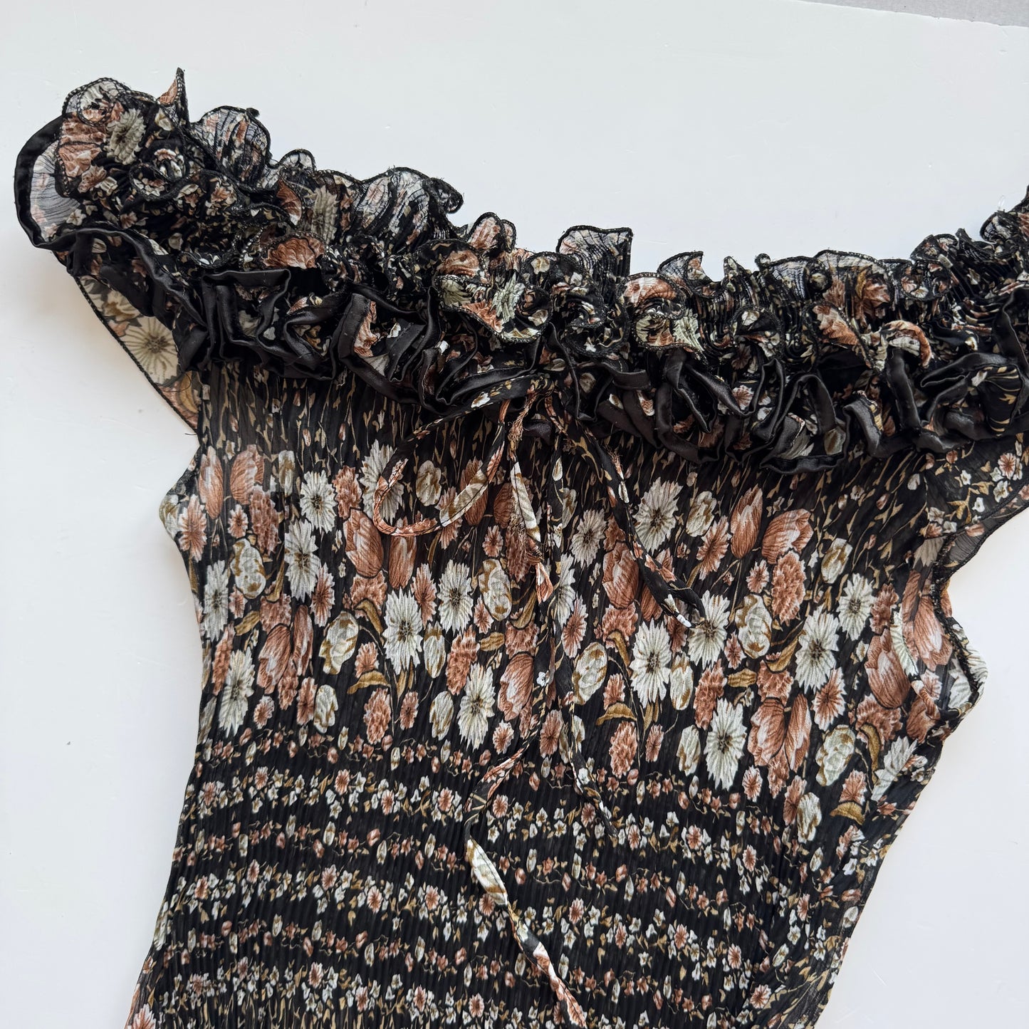 Floral Ruffle Y2K Tshirt (S/M)
