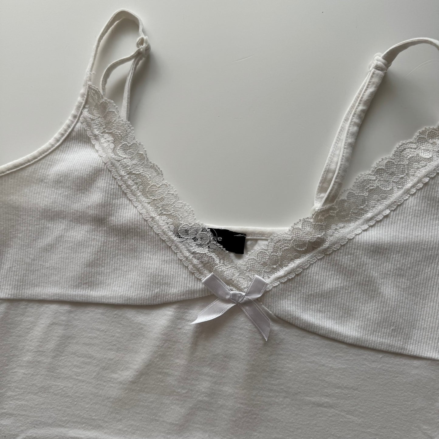 Cute white cami top (XS)