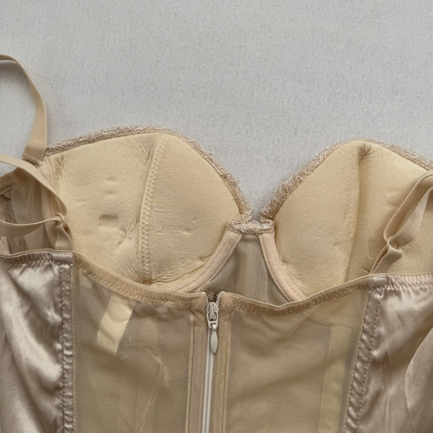 Beautiful corset top (75B) deadstock, new with tags