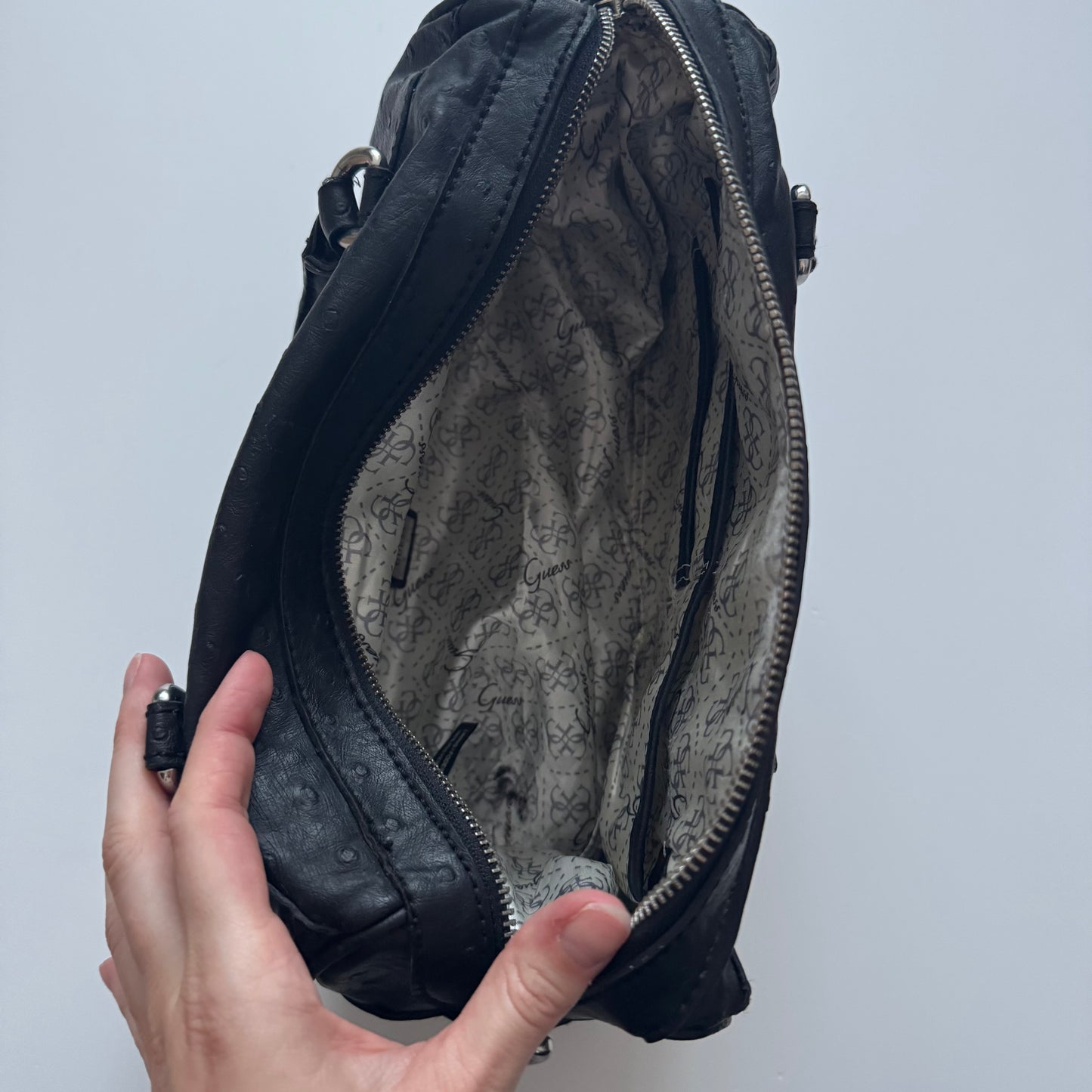 Black heart Guess bag