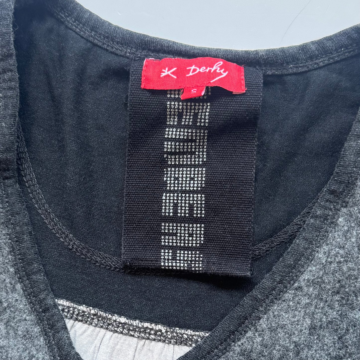 Vintage Embroidered Y2K Long Sleeve Top (S)