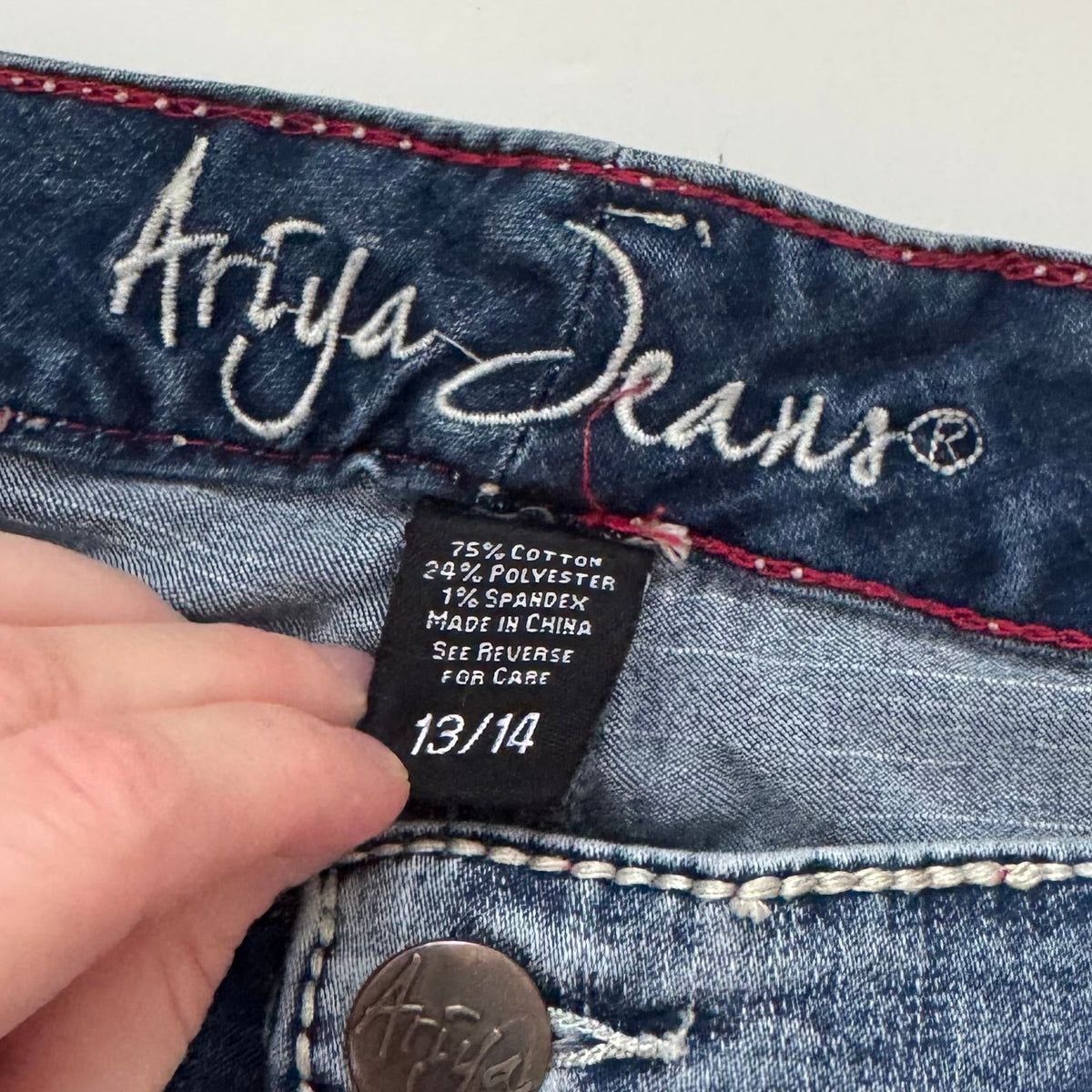 Blue Vintage Low-Rise Flared Jeans (S/M)