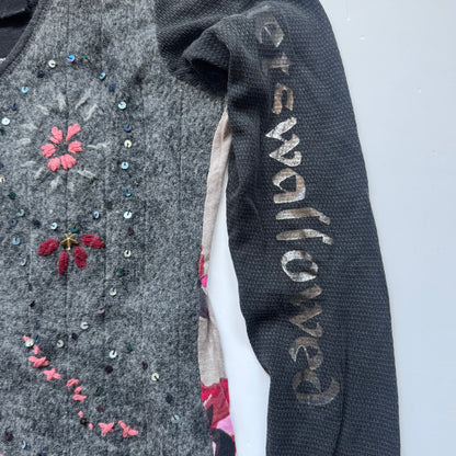 Vintage Embroidered Y2K Long Sleeve Top (S)