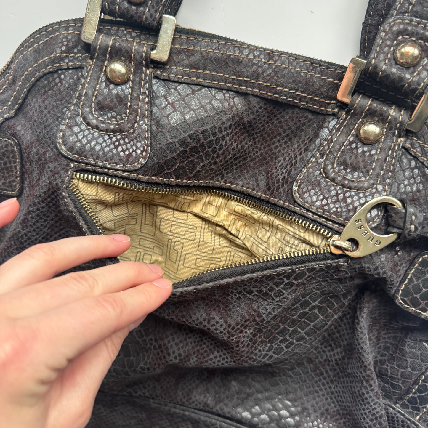 Guess Shoulder Bag