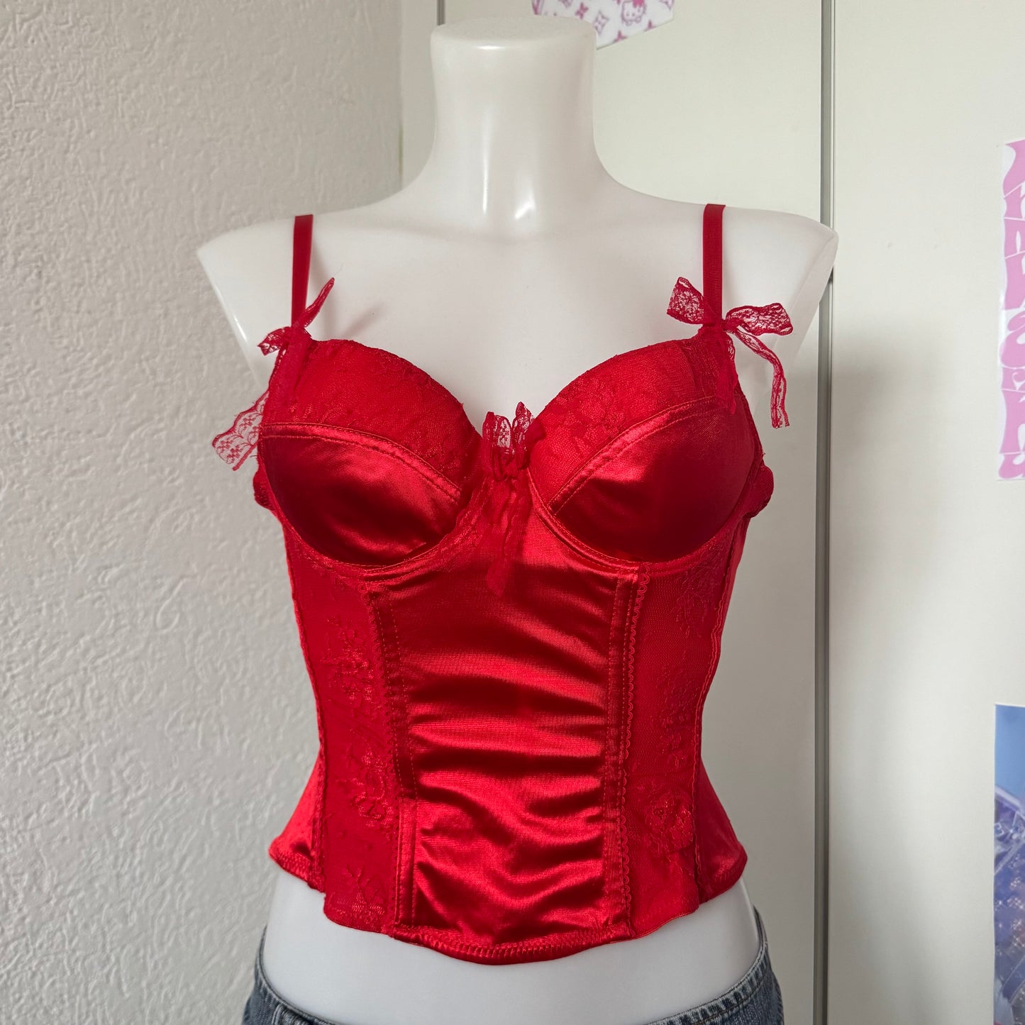 Red lace corset (70A)