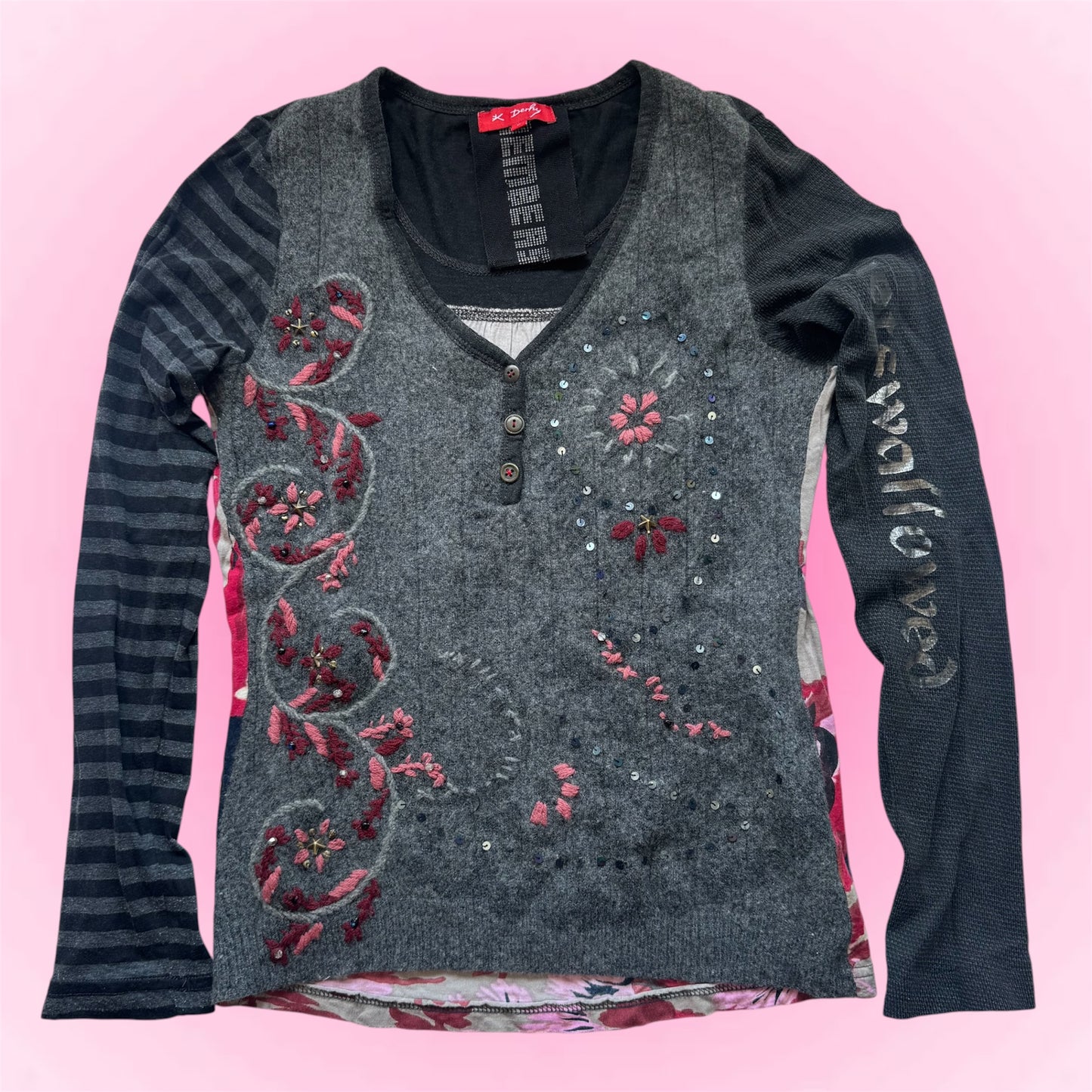 Vintage Embroidered Y2K Long Sleeve Top (S)