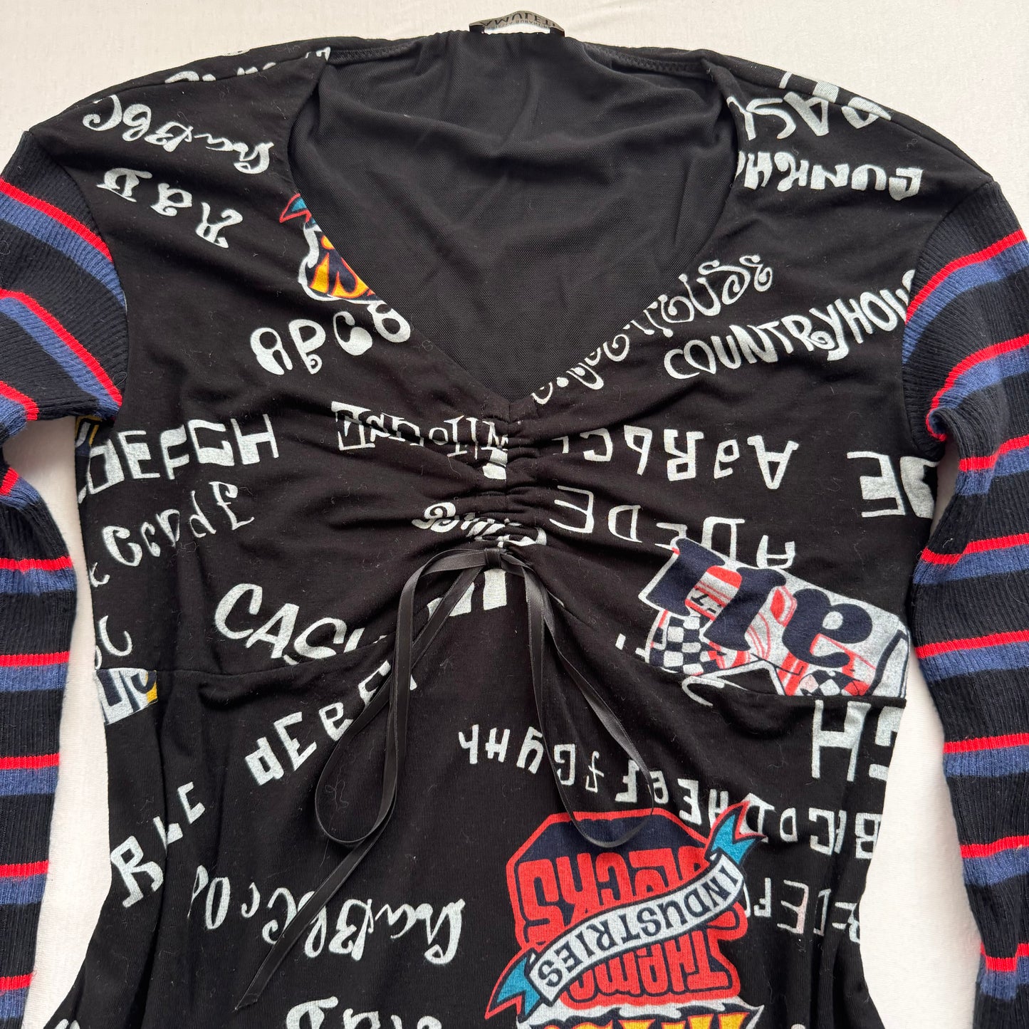 Black Y2k longsleeve (S)