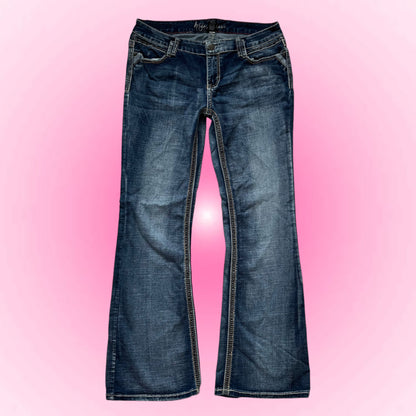 Blue Vintage Low-Rise Flared Jeans (S/M)