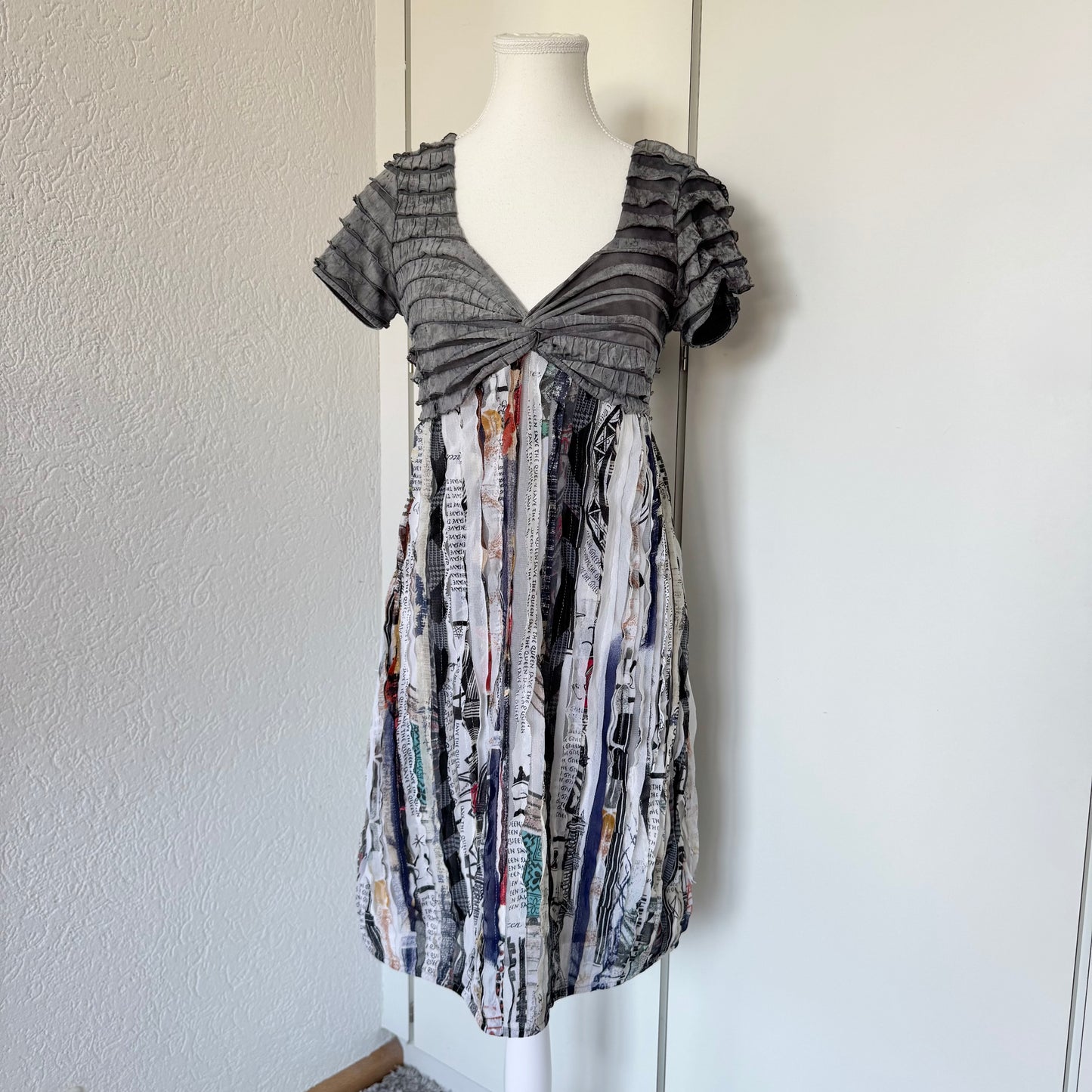 Unique Y2K Dress Save the Queen! (M)