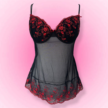 Black Embroidered Y2k Top (80C)