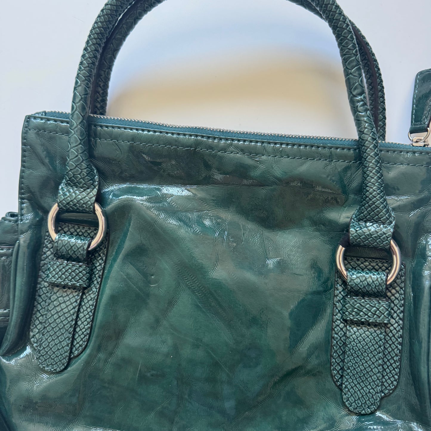 Beautiful green Guess bag