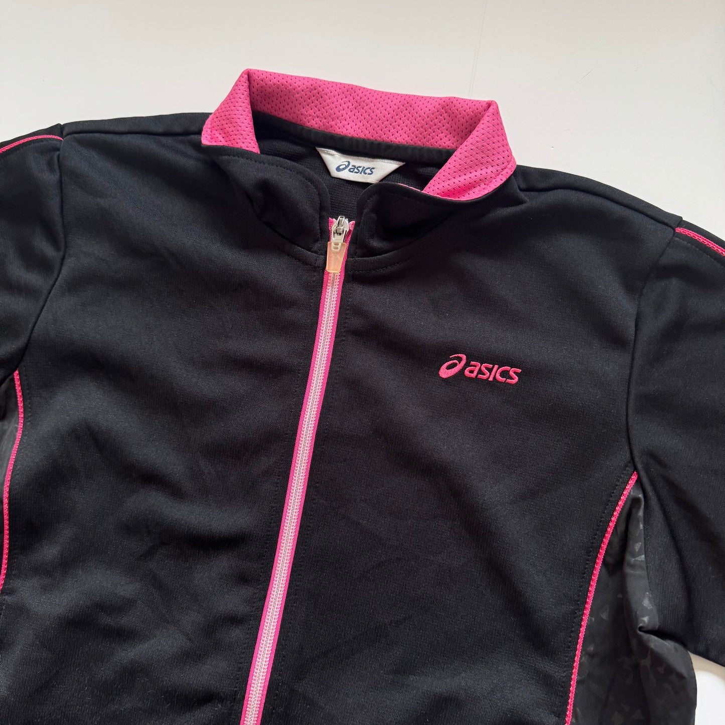 Black/pink Asics sport jacket (M)