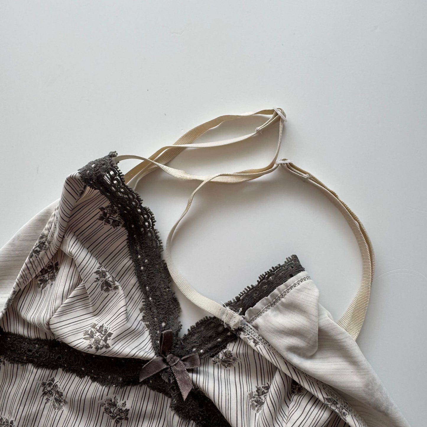White Y2K cami top (M)