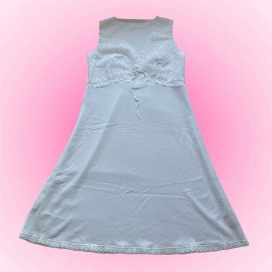 White nightgown (M)