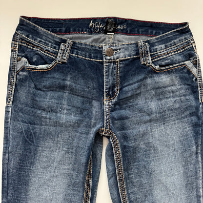 Blue Vintage Low-Rise Flared Jeans (S/M)